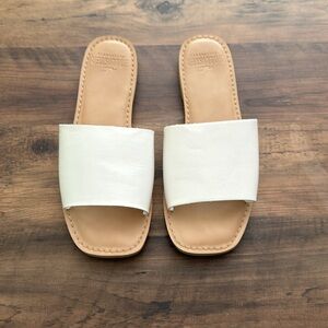 LIKE NEW Hollister White Sandals, Slides | Size 7-8